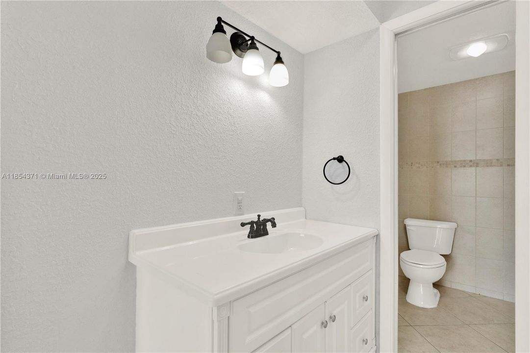 En Venta: $299,000 (3 camas, 2 baños, 1016 Pies cuadrados)