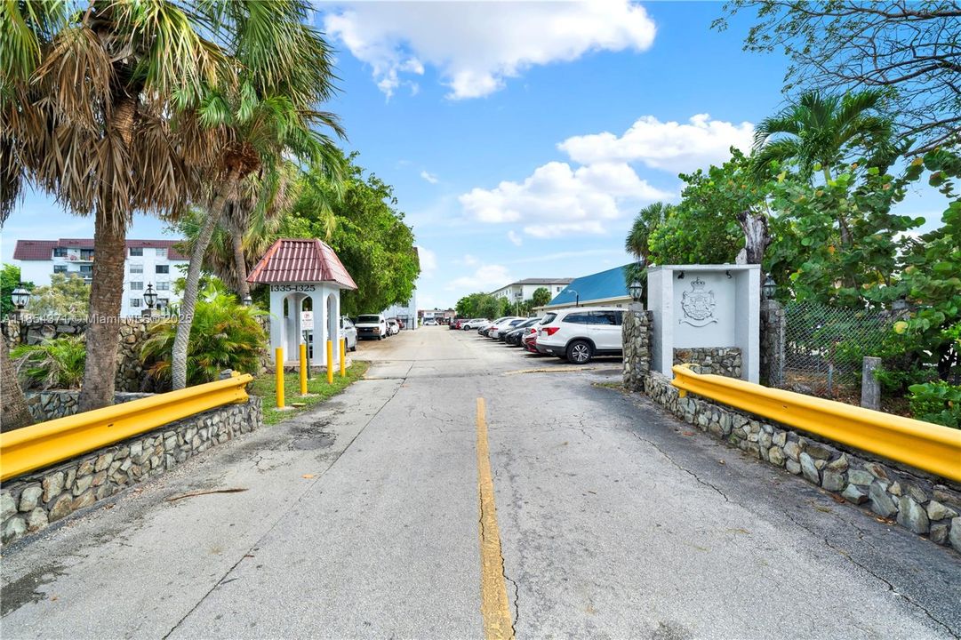 En Venta: $299,000 (3 camas, 2 baños, 1016 Pies cuadrados)