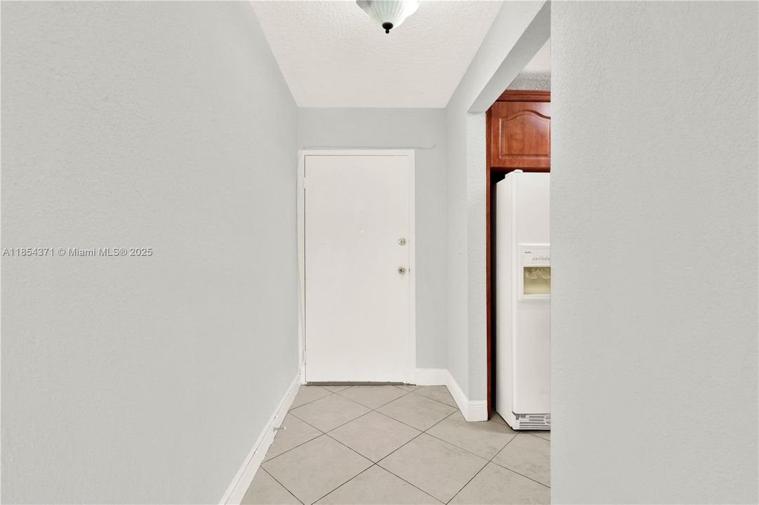 En Venta: $299,000 (3 camas, 2 baños, 1016 Pies cuadrados)