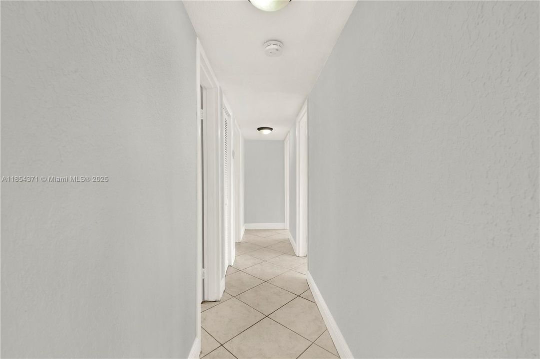 En Venta: $299,000 (3 camas, 2 baños, 1016 Pies cuadrados)