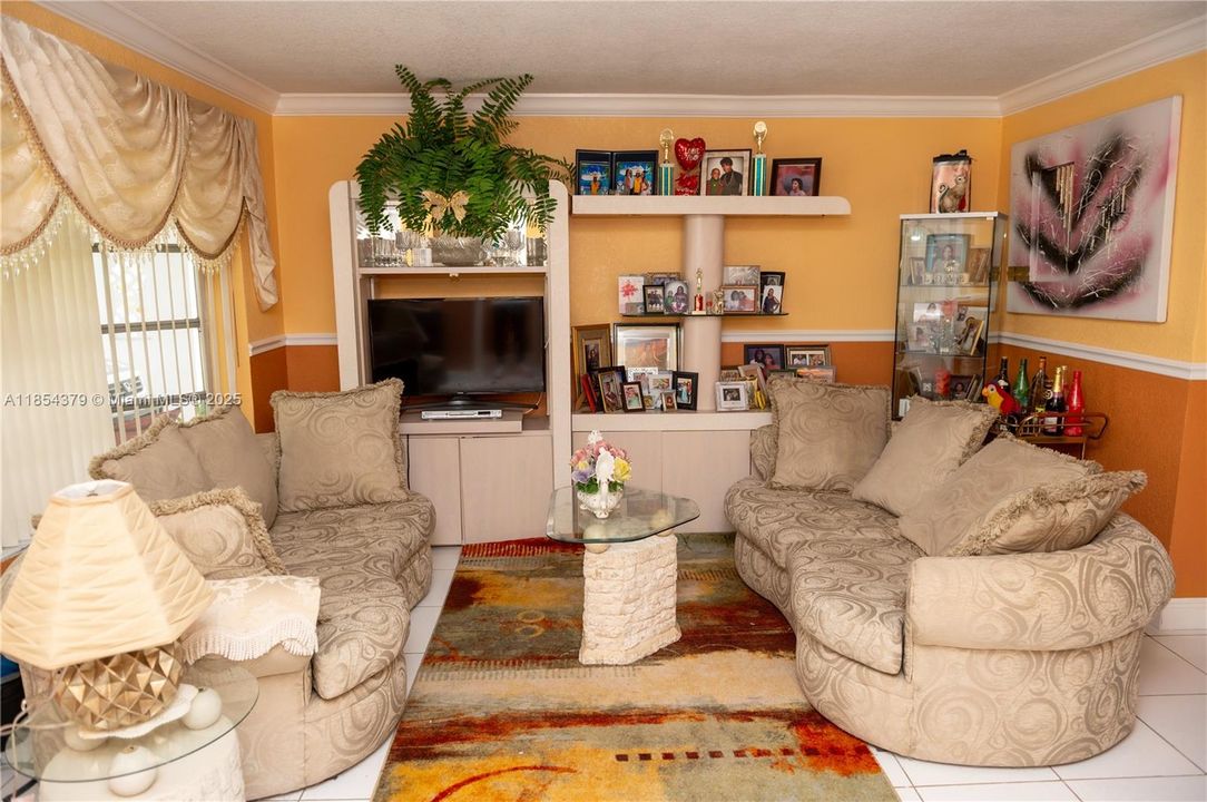 En Venta: $380,000 (3 camas, 2 baños, 1353 Pies cuadrados)