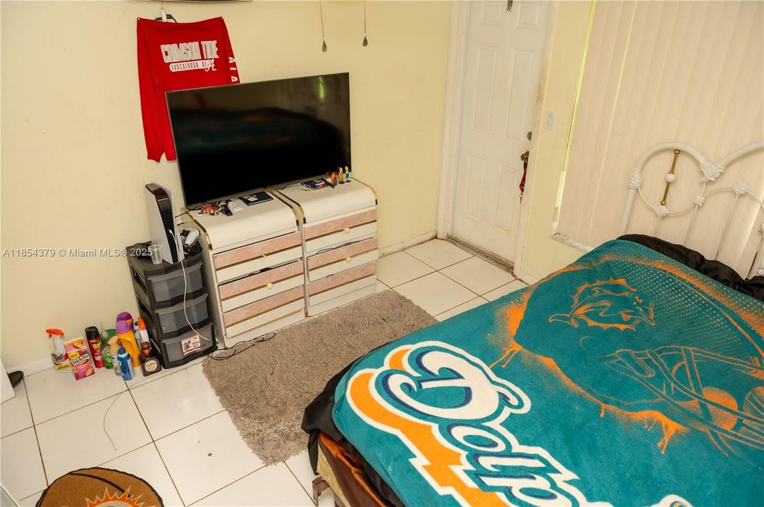 En Venta: $380,000 (3 camas, 2 baños, 1353 Pies cuadrados)