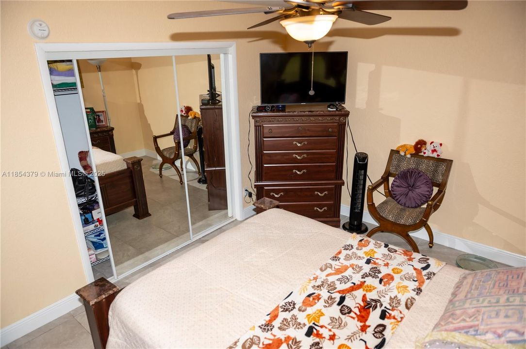 En Venta: $380,000 (3 camas, 2 baños, 1353 Pies cuadrados)