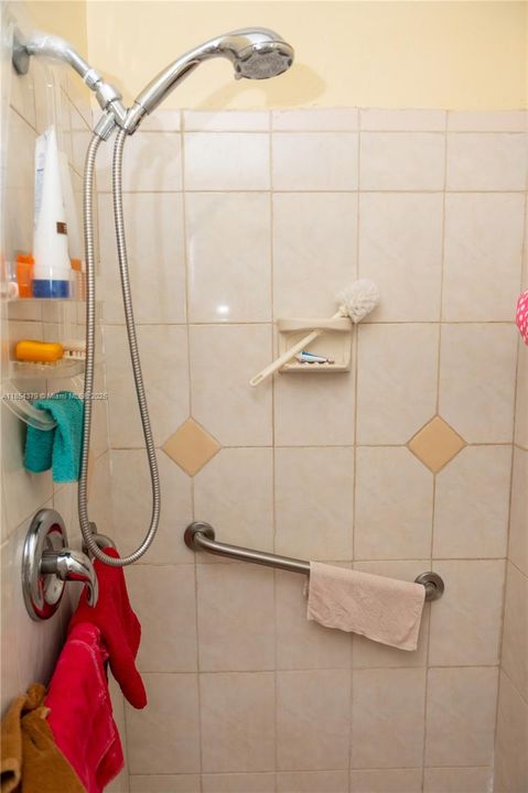 En Venta: $380,000 (3 camas, 2 baños, 1353 Pies cuadrados)