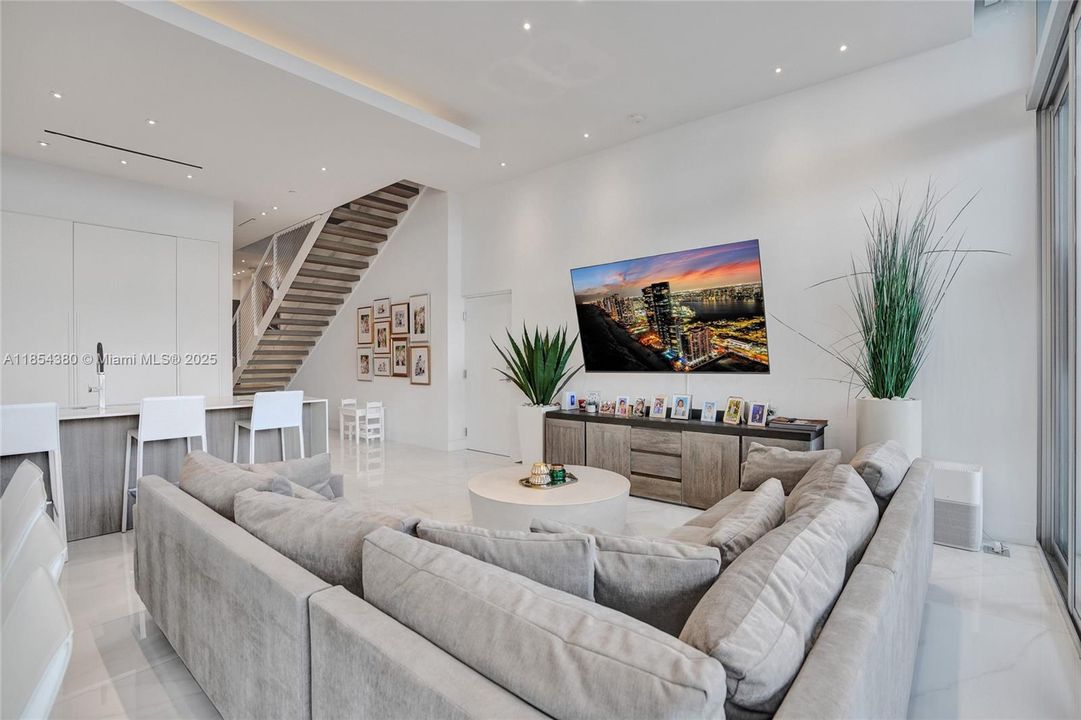 En Venta: $2,600,000 (5 camas, 5 baños, 3344 Pies cuadrados)