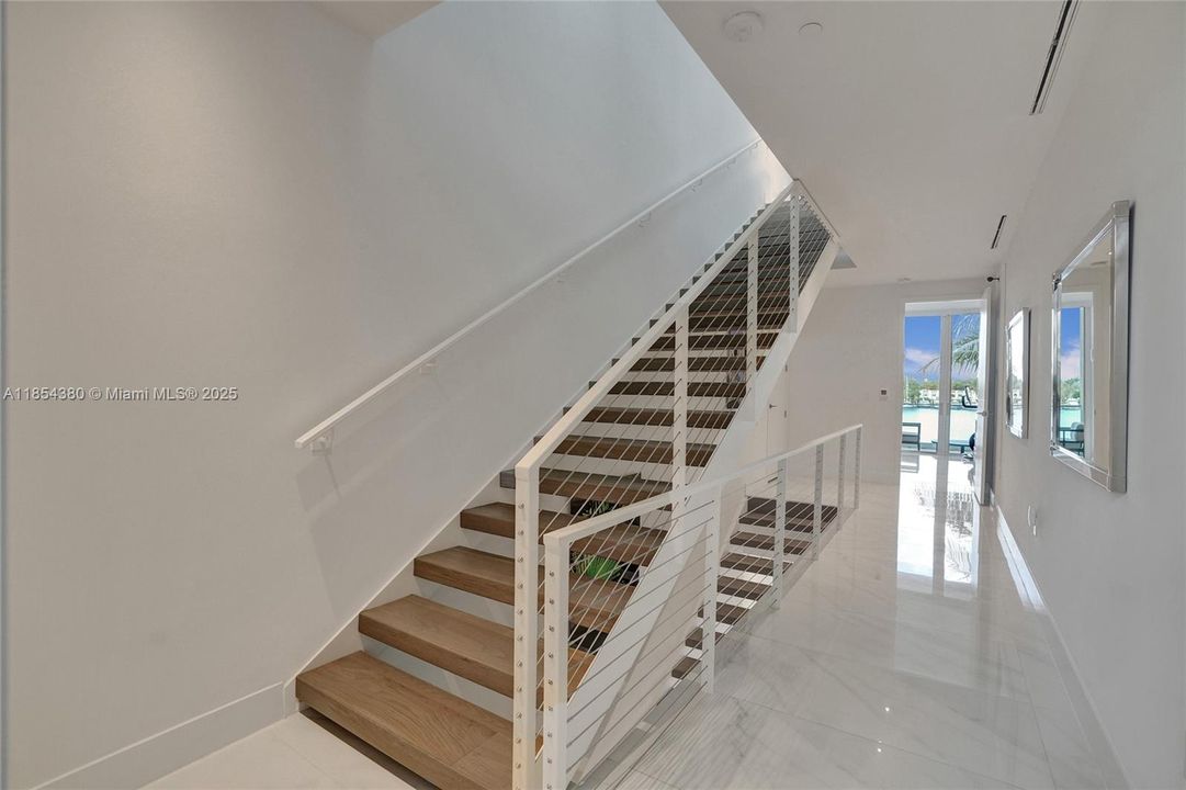 En Venta: $2,600,000 (5 camas, 5 baños, 3344 Pies cuadrados)