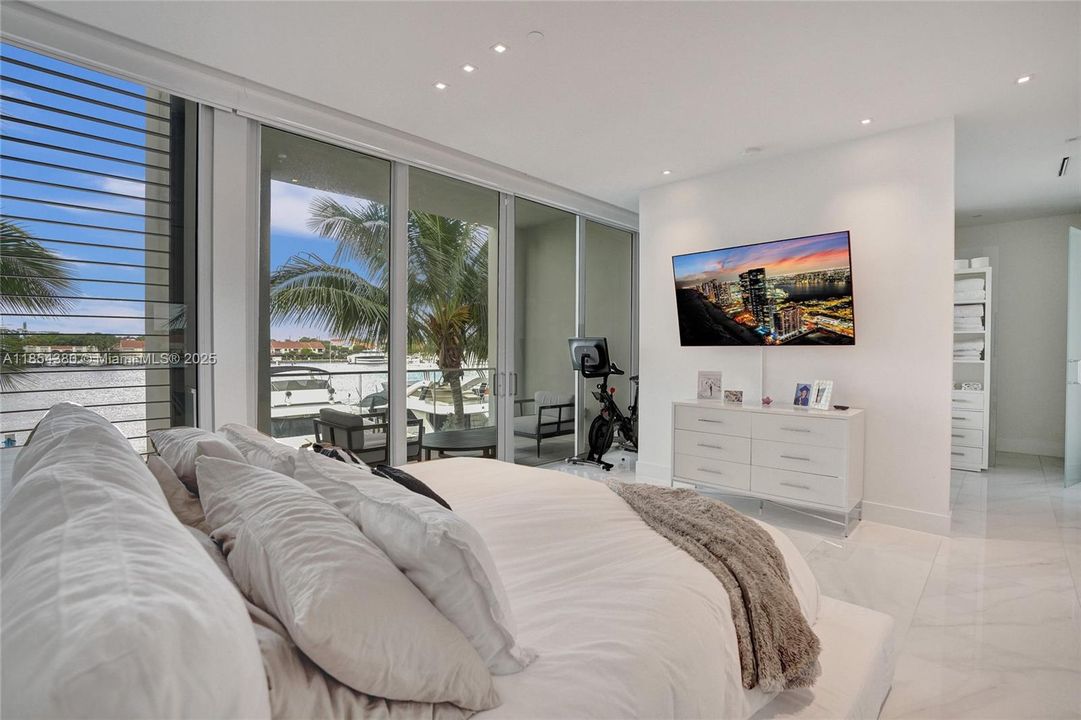 En Venta: $2,600,000 (5 camas, 5 baños, 3344 Pies cuadrados)