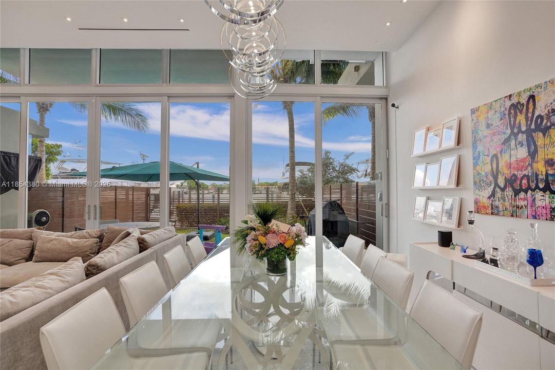 En Venta: $2,600,000 (5 camas, 5 baños, 3344 Pies cuadrados)