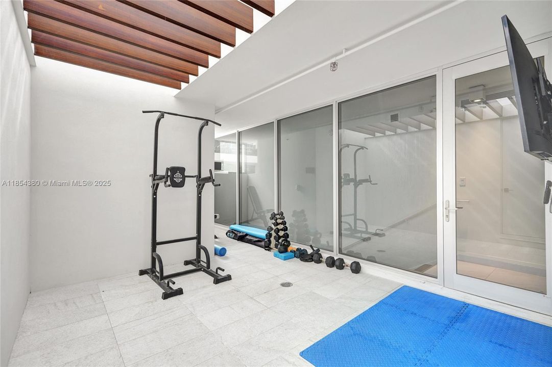 En Venta: $2,600,000 (5 camas, 5 baños, 3344 Pies cuadrados)