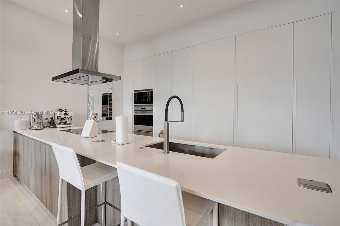 En Venta: $2,600,000 (5 camas, 5 baños, 3344 Pies cuadrados)