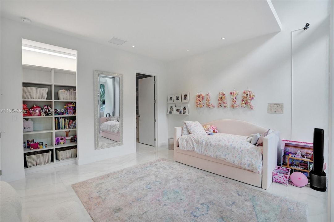 En Venta: $2,600,000 (5 camas, 5 baños, 3344 Pies cuadrados)