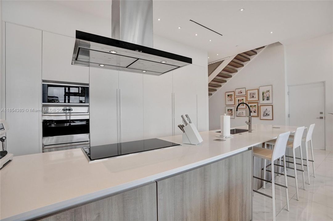 En Venta: $2,600,000 (5 camas, 5 baños, 3344 Pies cuadrados)