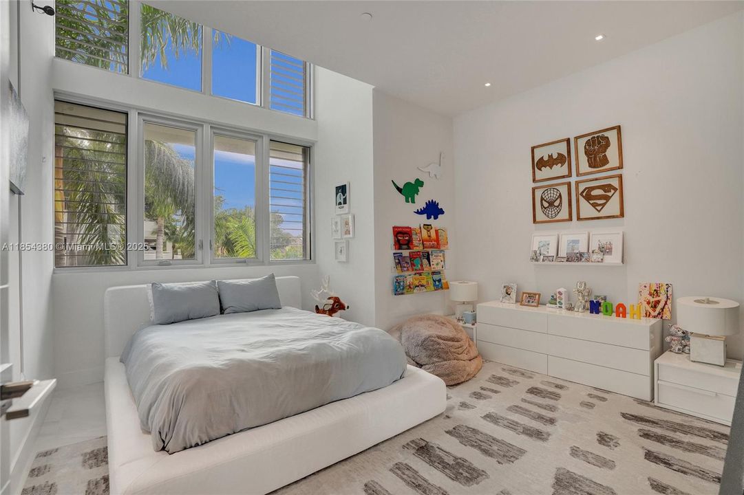 En Venta: $2,600,000 (5 camas, 5 baños, 3344 Pies cuadrados)