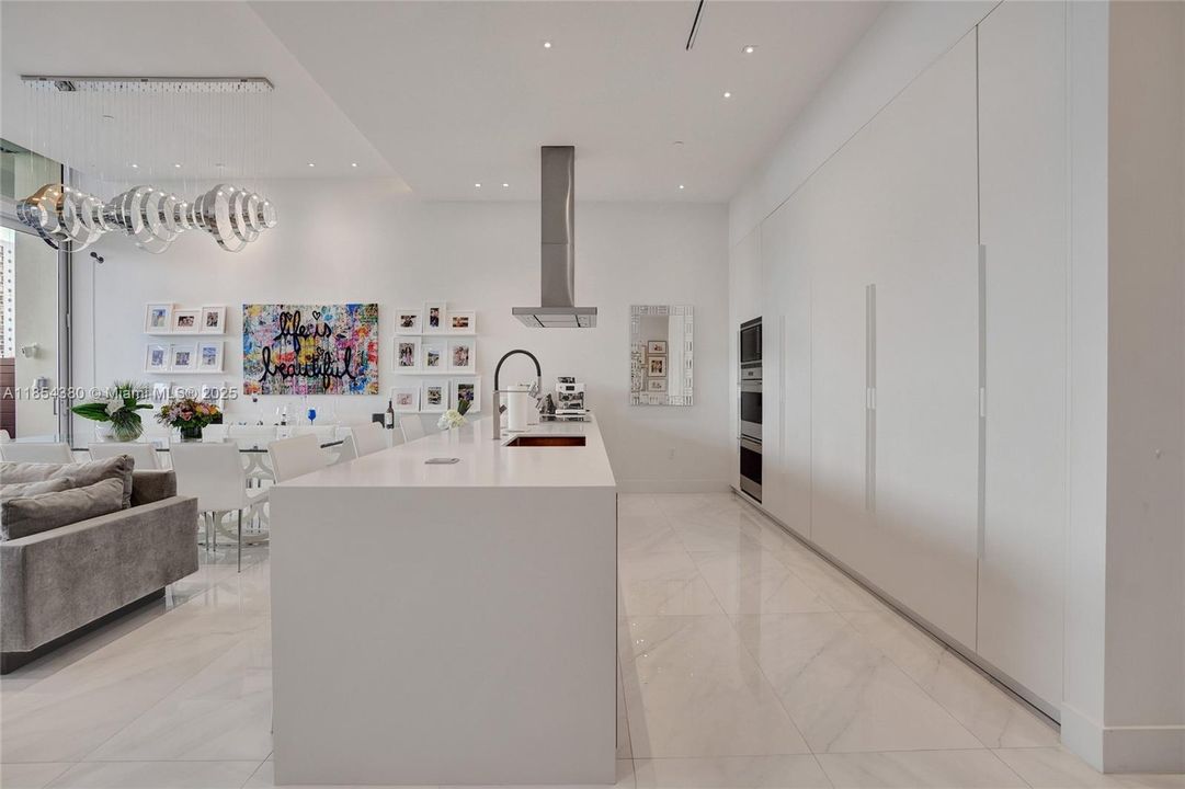 En Venta: $2,600,000 (5 camas, 5 baños, 3344 Pies cuadrados)