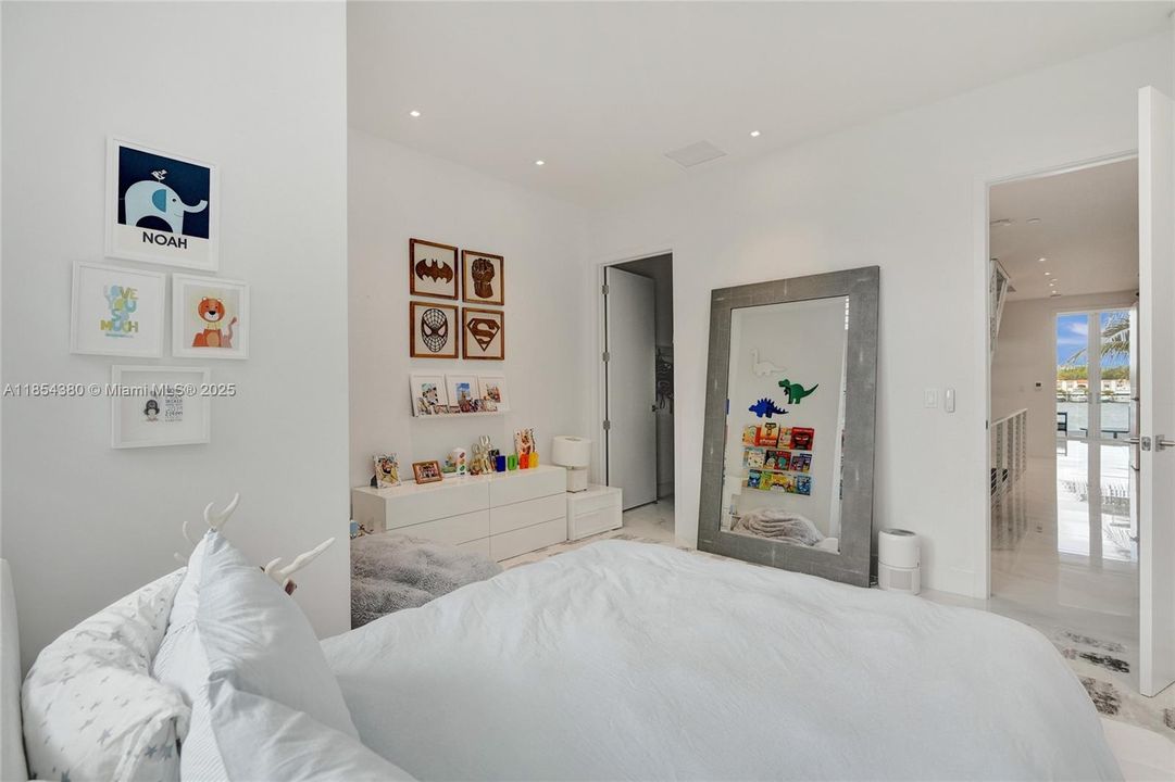 En Venta: $2,600,000 (5 camas, 5 baños, 3344 Pies cuadrados)