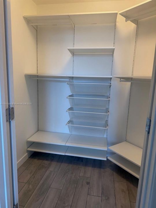 For Sale: $689,500 (2 beds, 2 baths, 1097 Square Feet)