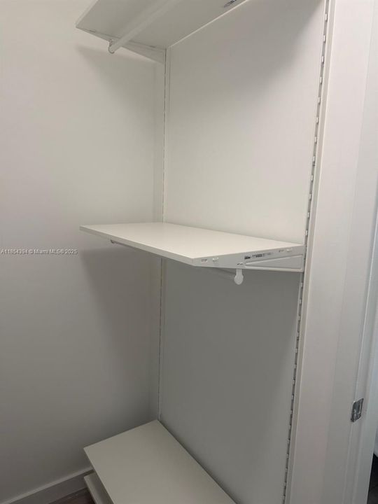 For Sale: $689,500 (2 beds, 2 baths, 1097 Square Feet)