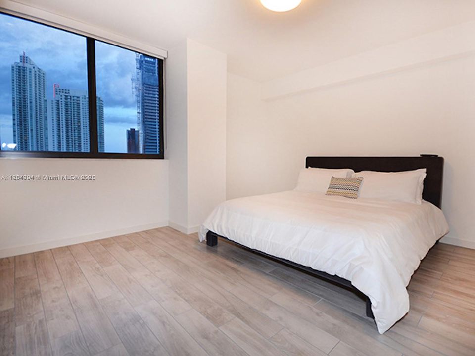 For Sale: $689,500 (2 beds, 2 baths, 1097 Square Feet)