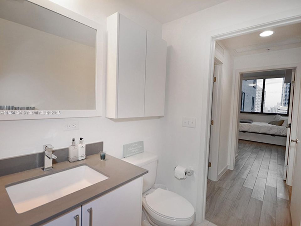 For Sale: $689,500 (2 beds, 2 baths, 1097 Square Feet)