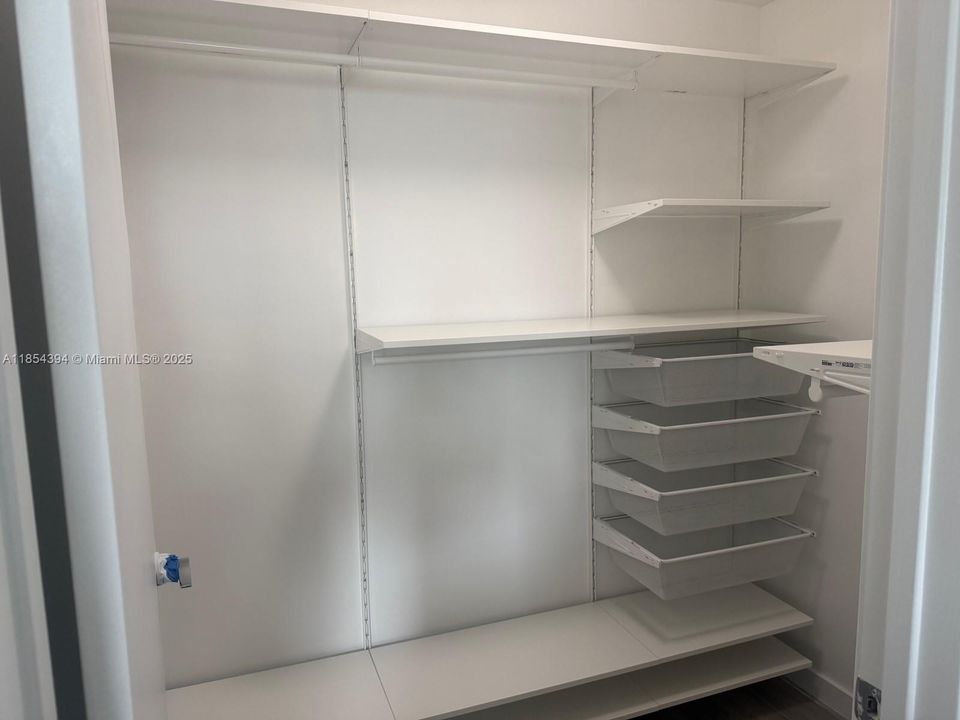 For Sale: $689,500 (2 beds, 2 baths, 1097 Square Feet)