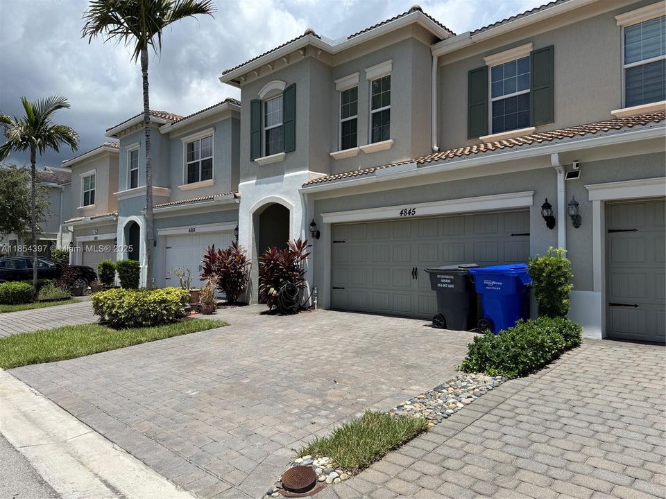 Vendido Recientemente: $655,000 (3 camas, 2 baños, 1929 Pies cuadrados)