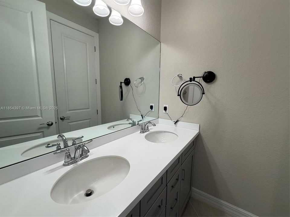 Vendido Recientemente: $655,000 (3 camas, 2 baños, 1929 Pies cuadrados)