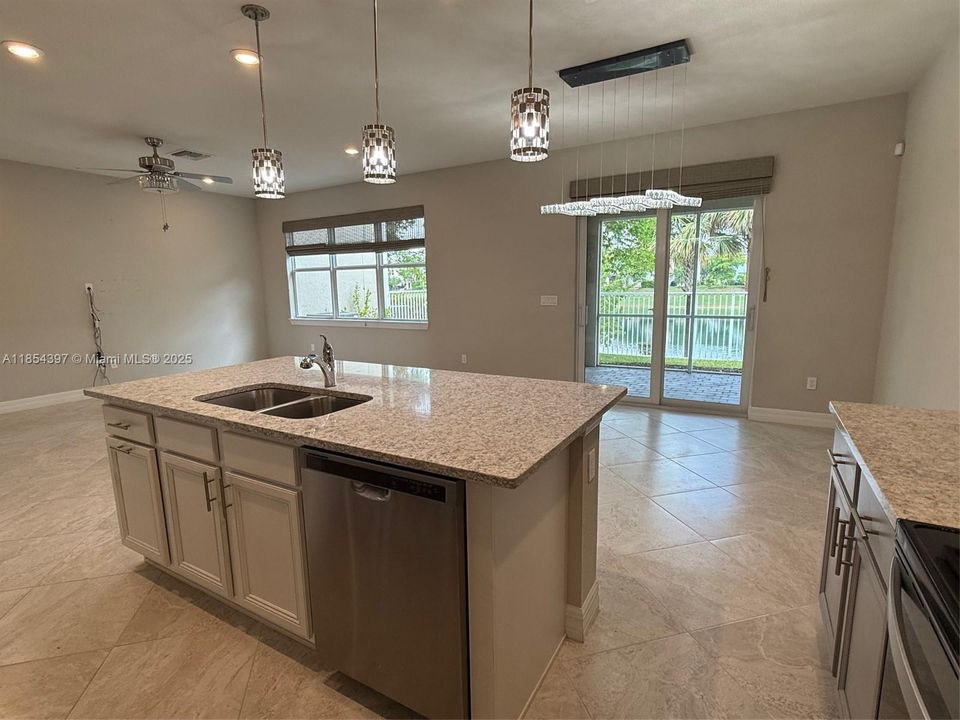 Vendido Recientemente: $655,000 (3 camas, 2 baños, 1929 Pies cuadrados)