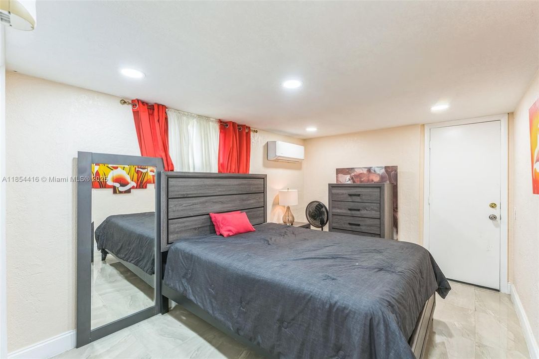 For Rent: $5,400 (3 beds, 2 baths, 2075 Square Feet)