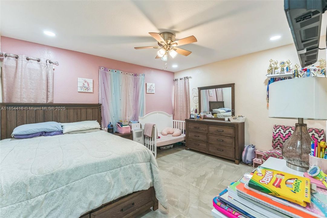 For Rent: $5,400 (3 beds, 2 baths, 2075 Square Feet)