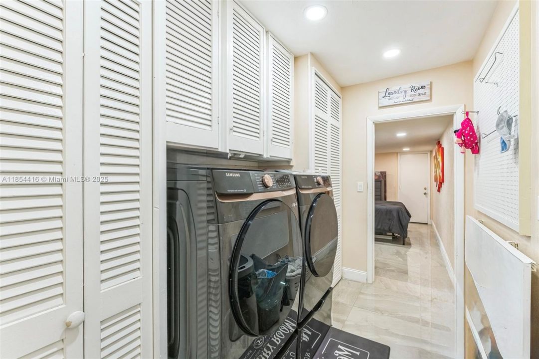 For Rent: $5,400 (3 beds, 2 baths, 2075 Square Feet)