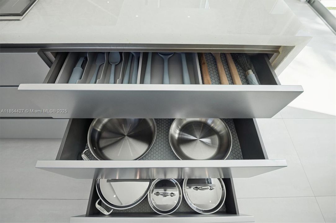 В аренду: $30,000 (5 спален, 5 ванн, 5024 Квадратных фут)