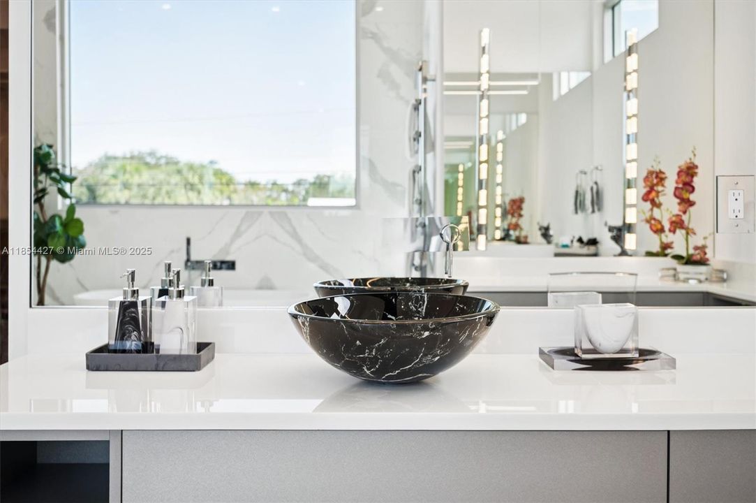 В аренду: $30,000 (5 спален, 5 ванн, 5024 Квадратных фут)