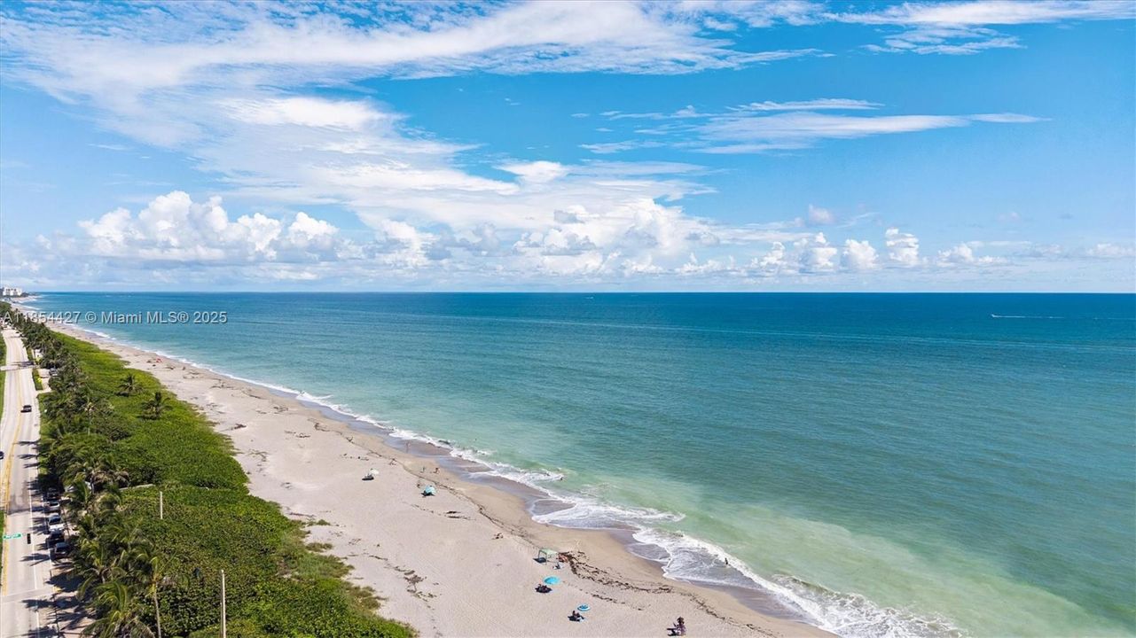 В аренду: $30,000 (5 спален, 5 ванн, 5024 Квадратных фут)