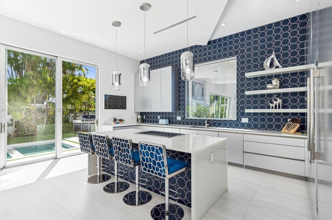 В аренду: $30,000 (5 спален, 5 ванн, 5024 Квадратных фут)