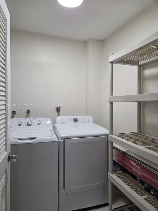 Active With Contract: $224,900 (2 beds, 2 baths, 1270 Square Feet)