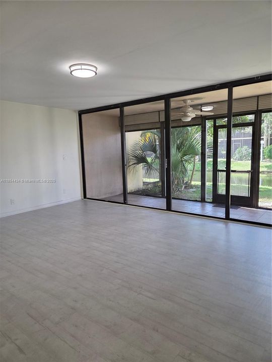 Active With Contract: $224,900 (2 beds, 2 baths, 1270 Square Feet)