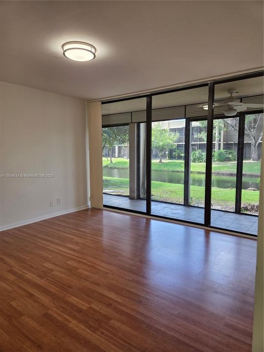 Active With Contract: $224,900 (2 beds, 2 baths, 1270 Square Feet)