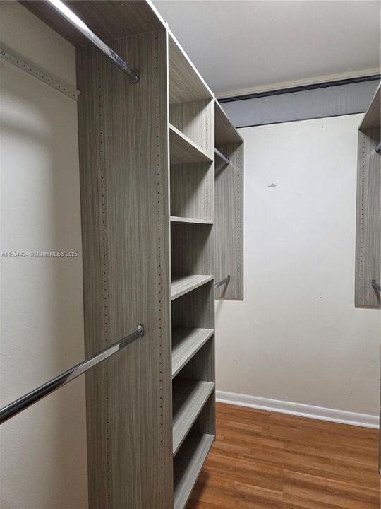 Active With Contract: $224,900 (2 beds, 2 baths, 1270 Square Feet)