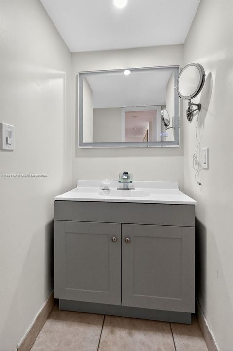 Active With Contract: $224,900 (2 beds, 2 baths, 1270 Square Feet)