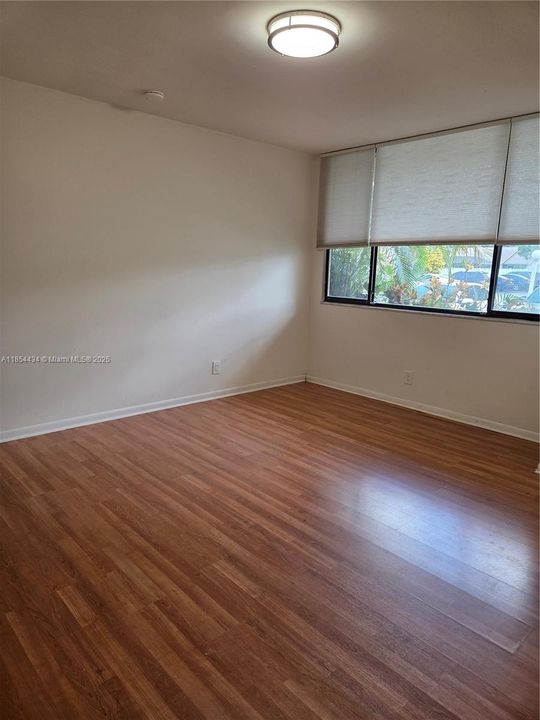 Active With Contract: $224,900 (2 beds, 2 baths, 1270 Square Feet)