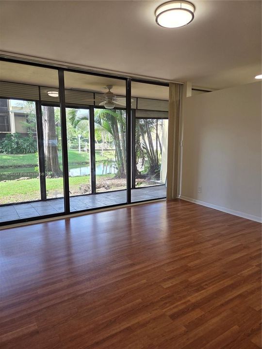 Active With Contract: $224,900 (2 beds, 2 baths, 1270 Square Feet)