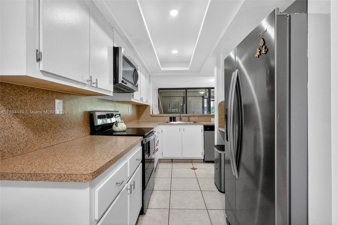 Active With Contract: $224,900 (2 beds, 2 baths, 1270 Square Feet)