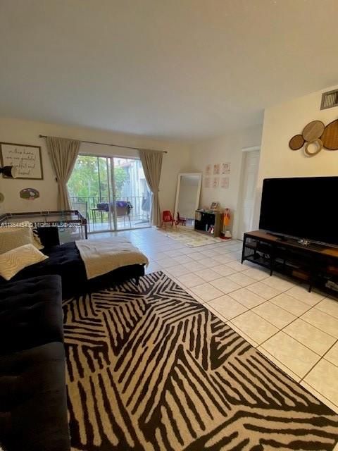 На продажу: $290,000 (2 спален, 2 ванн, 982 Квадратных фут)