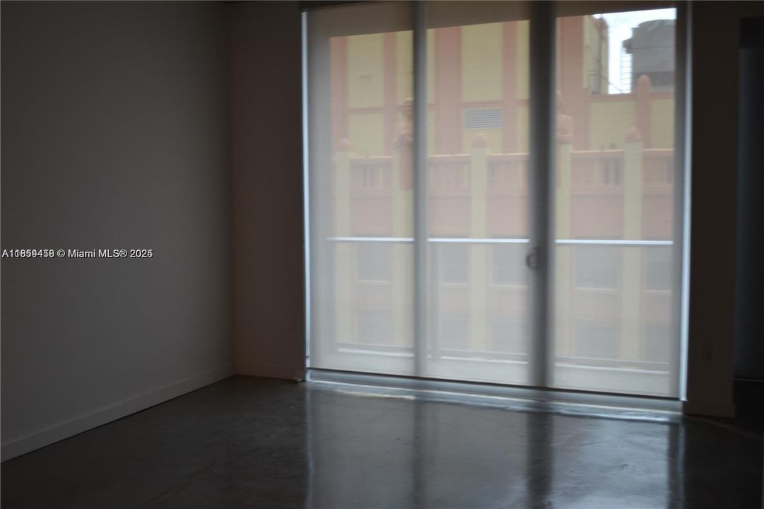 待售: $355,000 (1 贝兹, 1 浴室, 526 平方英尺)