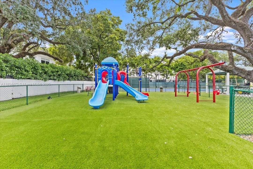 For Sale: $4,500,000 (5 beds, 5 baths, 5911 Square Feet)