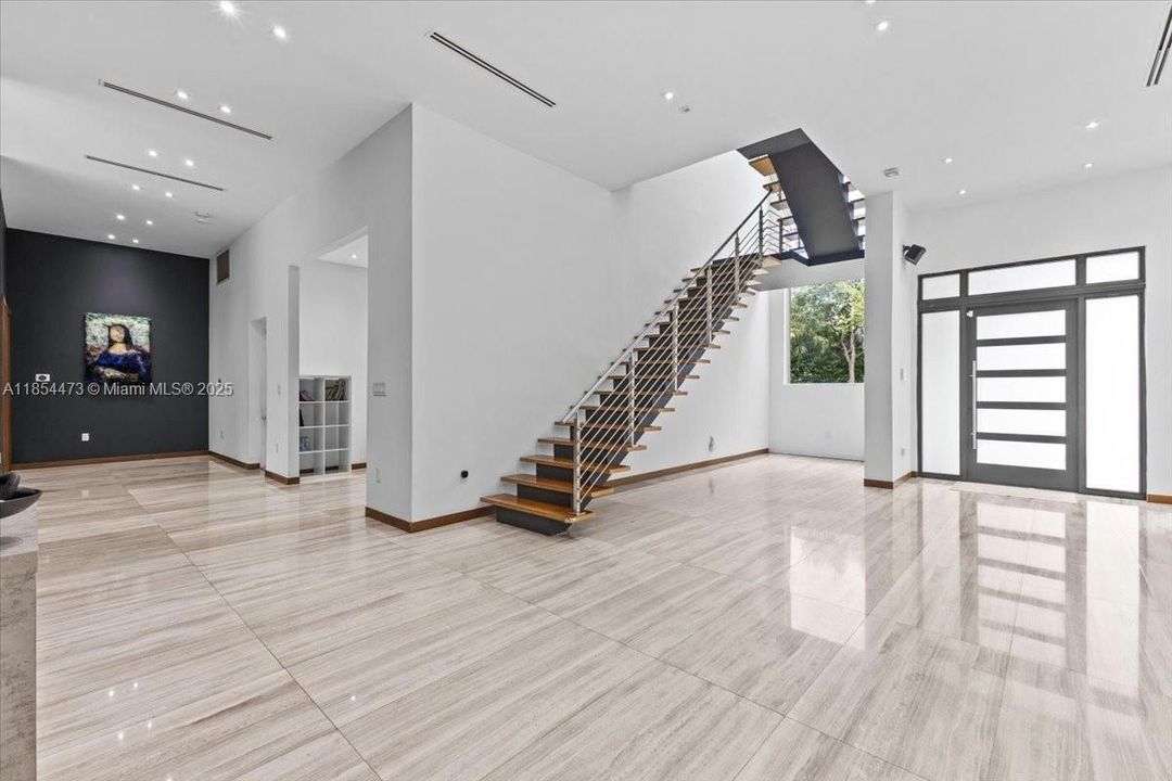 For Sale: $4,500,000 (5 beds, 5 baths, 5911 Square Feet)