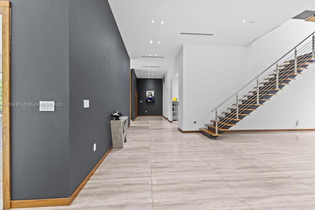 For Sale: $4,500,000 (5 beds, 5 baths, 5911 Square Feet)