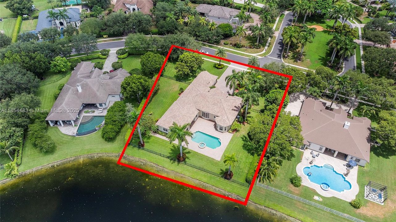 Recently Sold: $2,495,000 (4 beds, 4 baths, 4126 Square Feet)