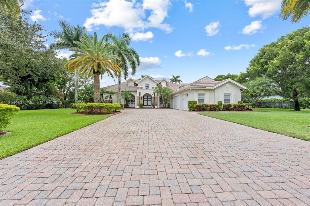 Recently Sold: $2,495,000 (4 beds, 4 baths, 4126 Square Feet)