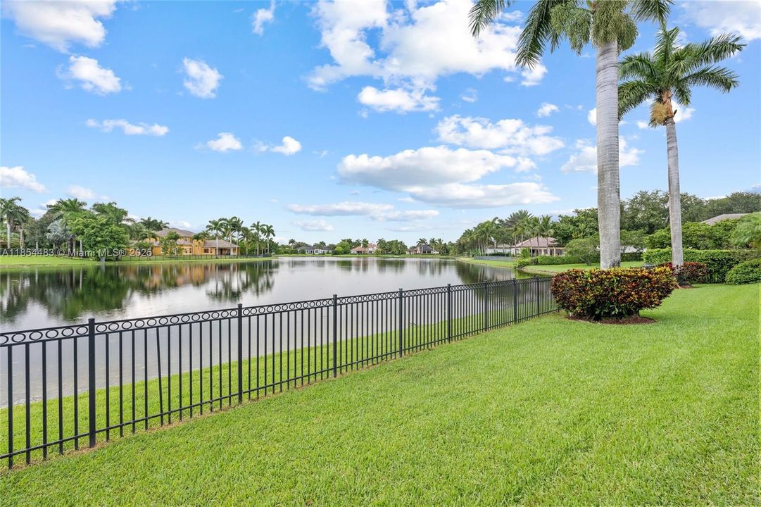 Recently Sold: $2,495,000 (4 beds, 4 baths, 4126 Square Feet)